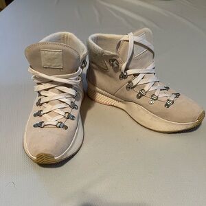 Sorel Waterproof Women's Winter Boots in Cream and White